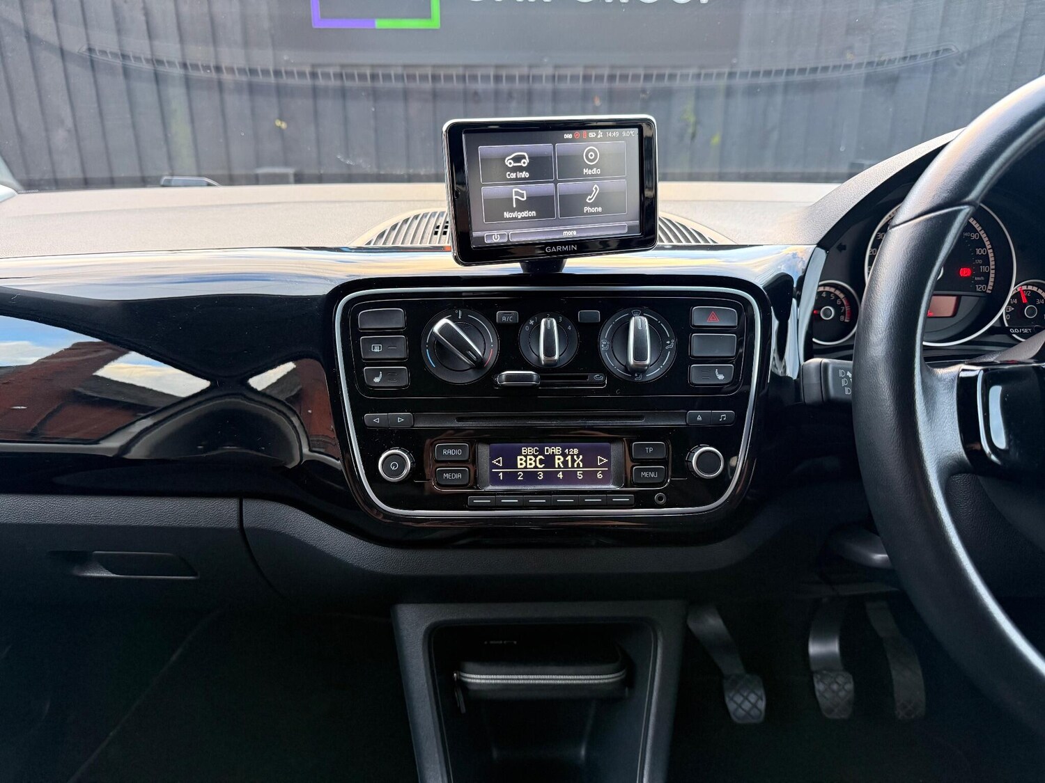 Used Volkswagen up! 2015 for sale - 76855697: Photo 15