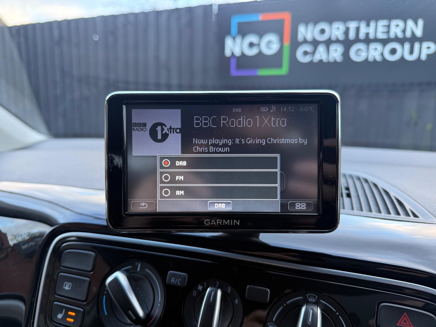 Used Volkswagen up! 2015 for sale - 76855697: Photo 18