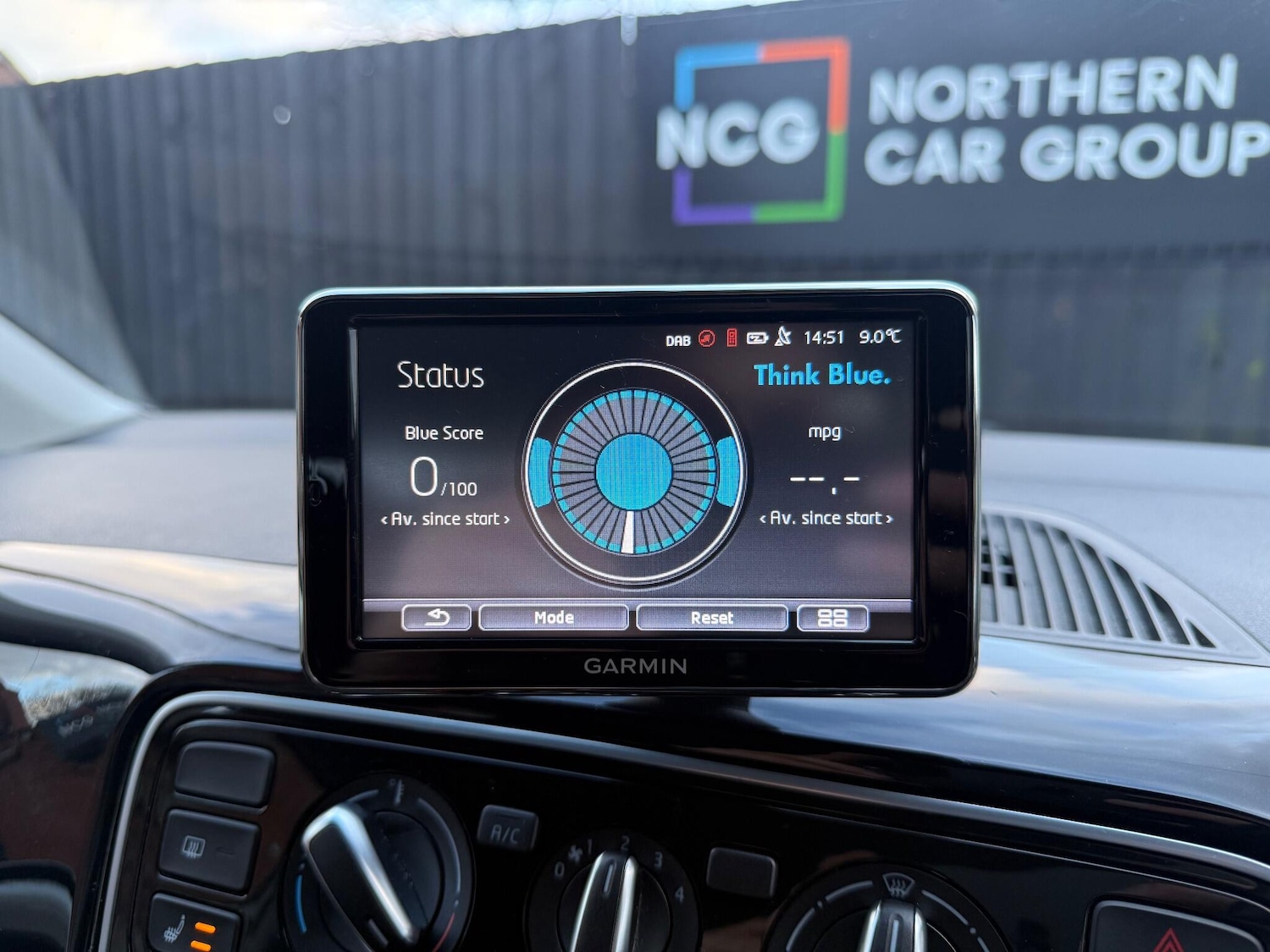 Used Volkswagen up! 2015 for sale - 76855697: Photo 23