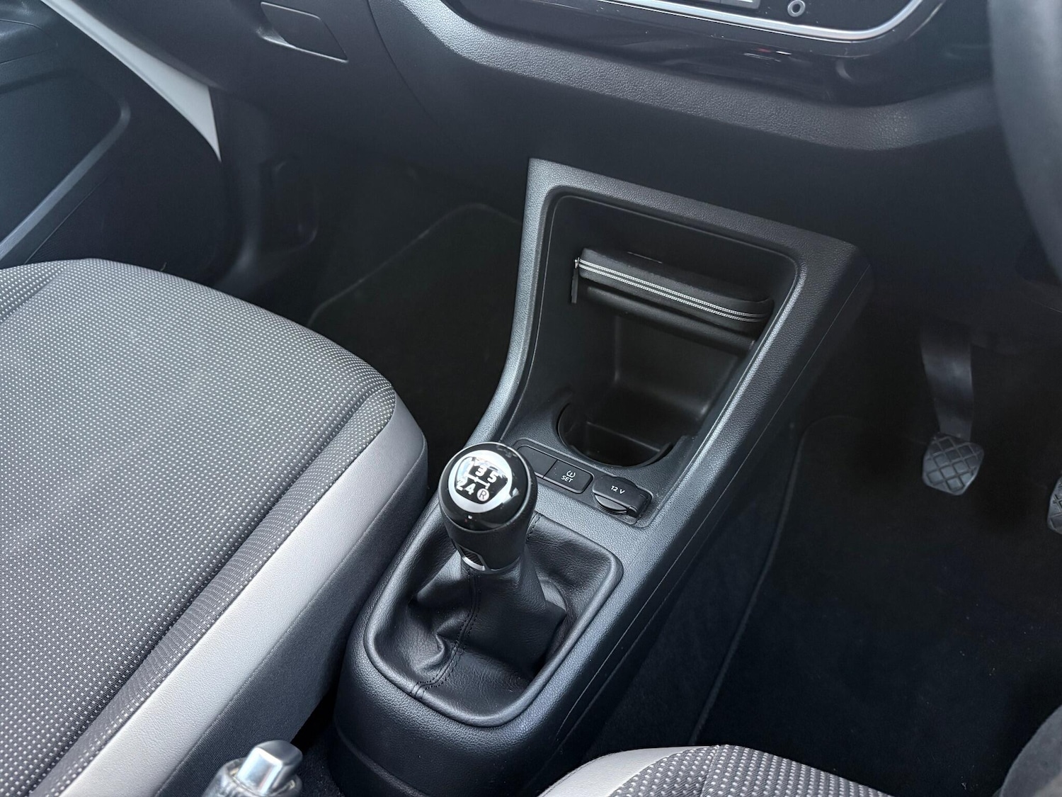 Used Volkswagen up! 2015 for sale - 76855697: Photo 26