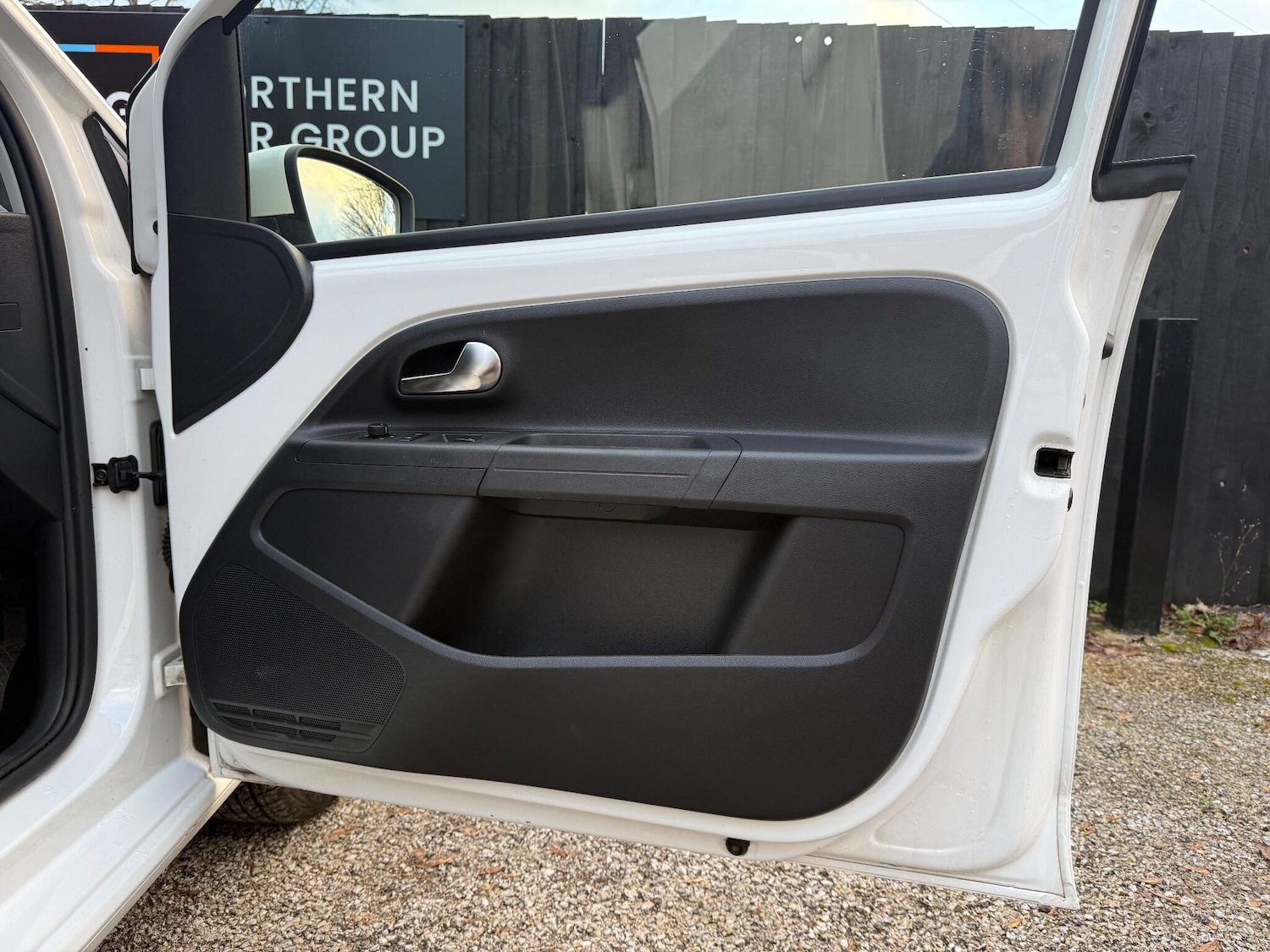 Used Volkswagen up! 2015 for sale - 76855697: Photo 29