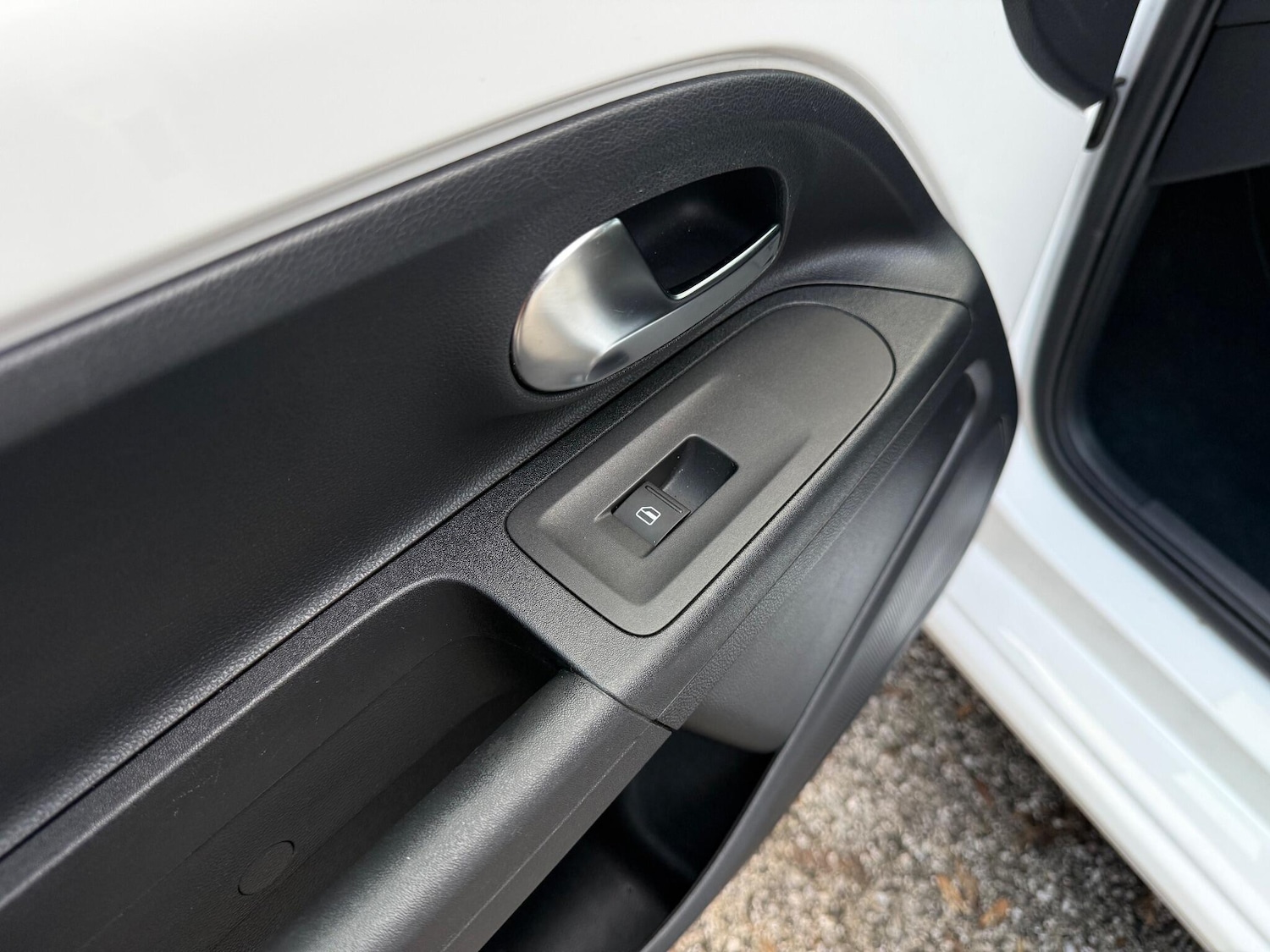 Used Volkswagen up! 2015 for sale - 76855697: Photo 41