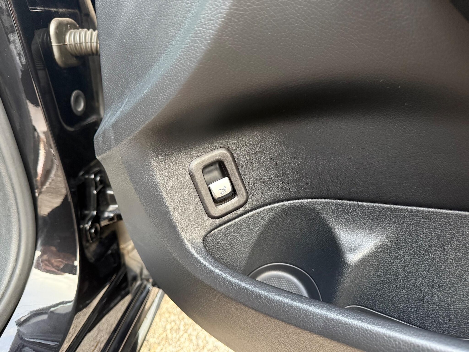 Used Mercedes-Benz C Class 2017 for sale - 76446919: Photo 32