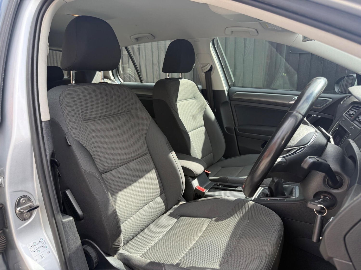 Used Volkswagen Golf 2013 for sale - 75858258: Photo 32
