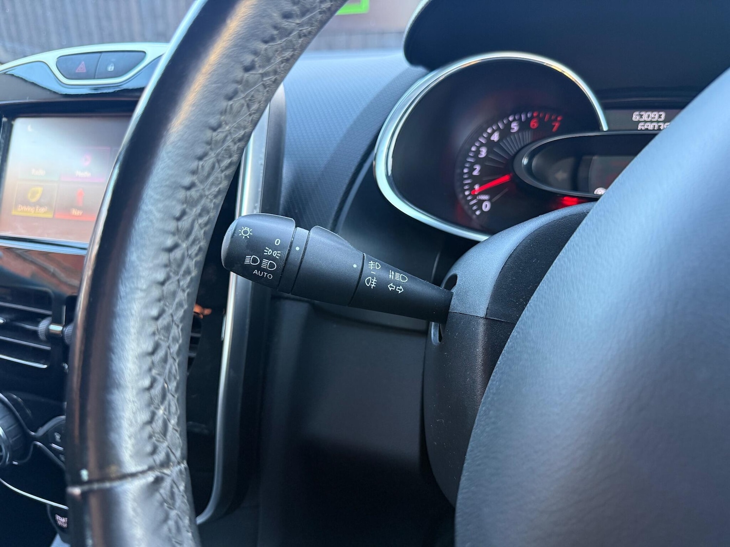 Used Renault Clio 2016 for sale - 76727414: Photo 28