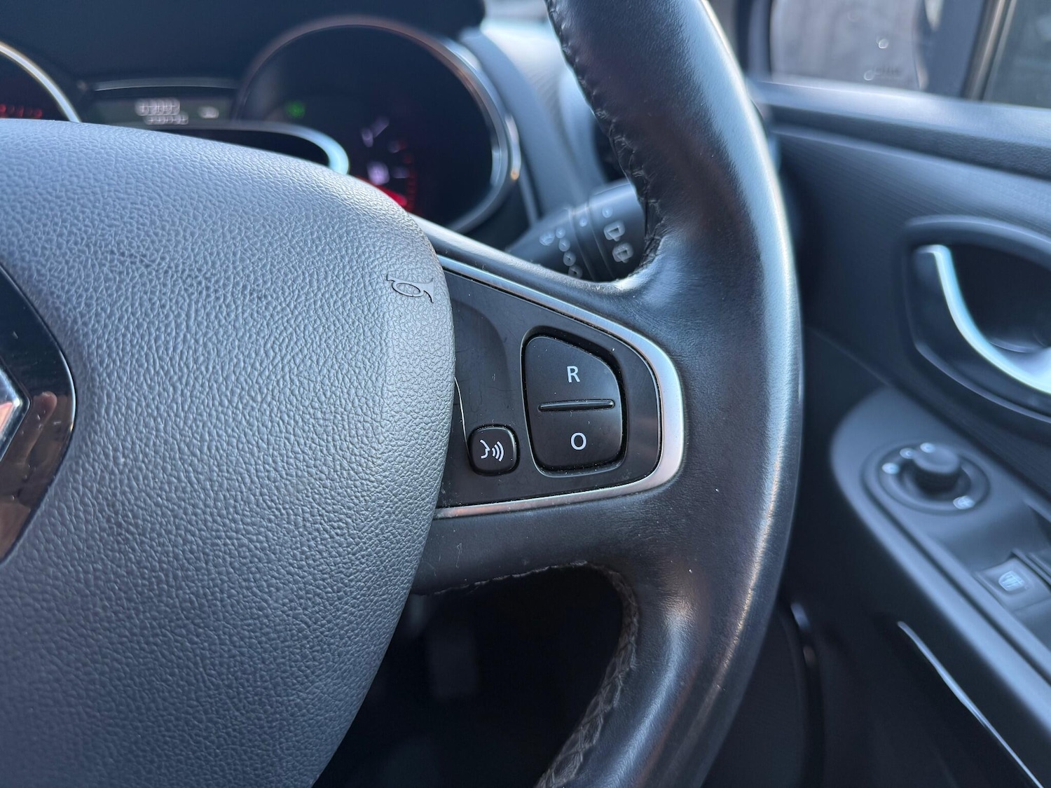 Used Renault Clio 2016 for sale - 76727414: Photo 29