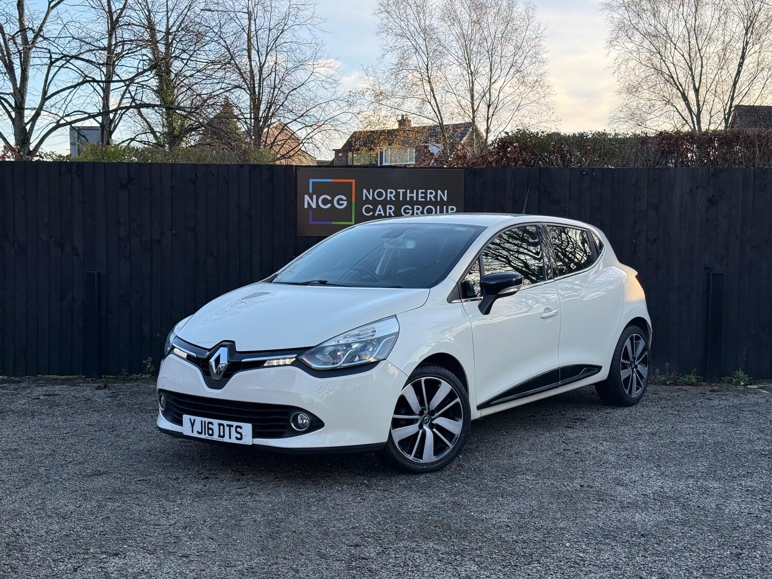 Used Renault Clio 2016 for sale - 76727414: Photo 3