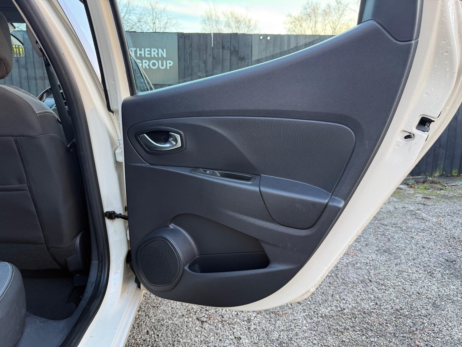 Used Renault Clio 2016 for sale - 76727414: Photo 31