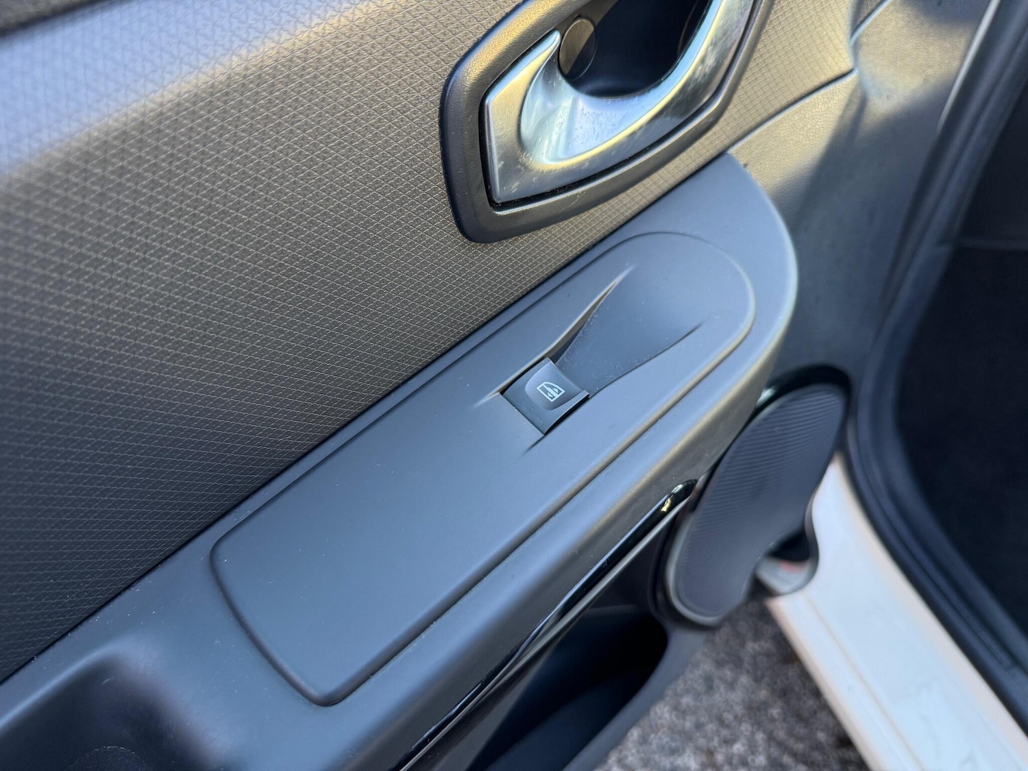 Used Renault Clio 2016 for sale - 76727414: Photo 37