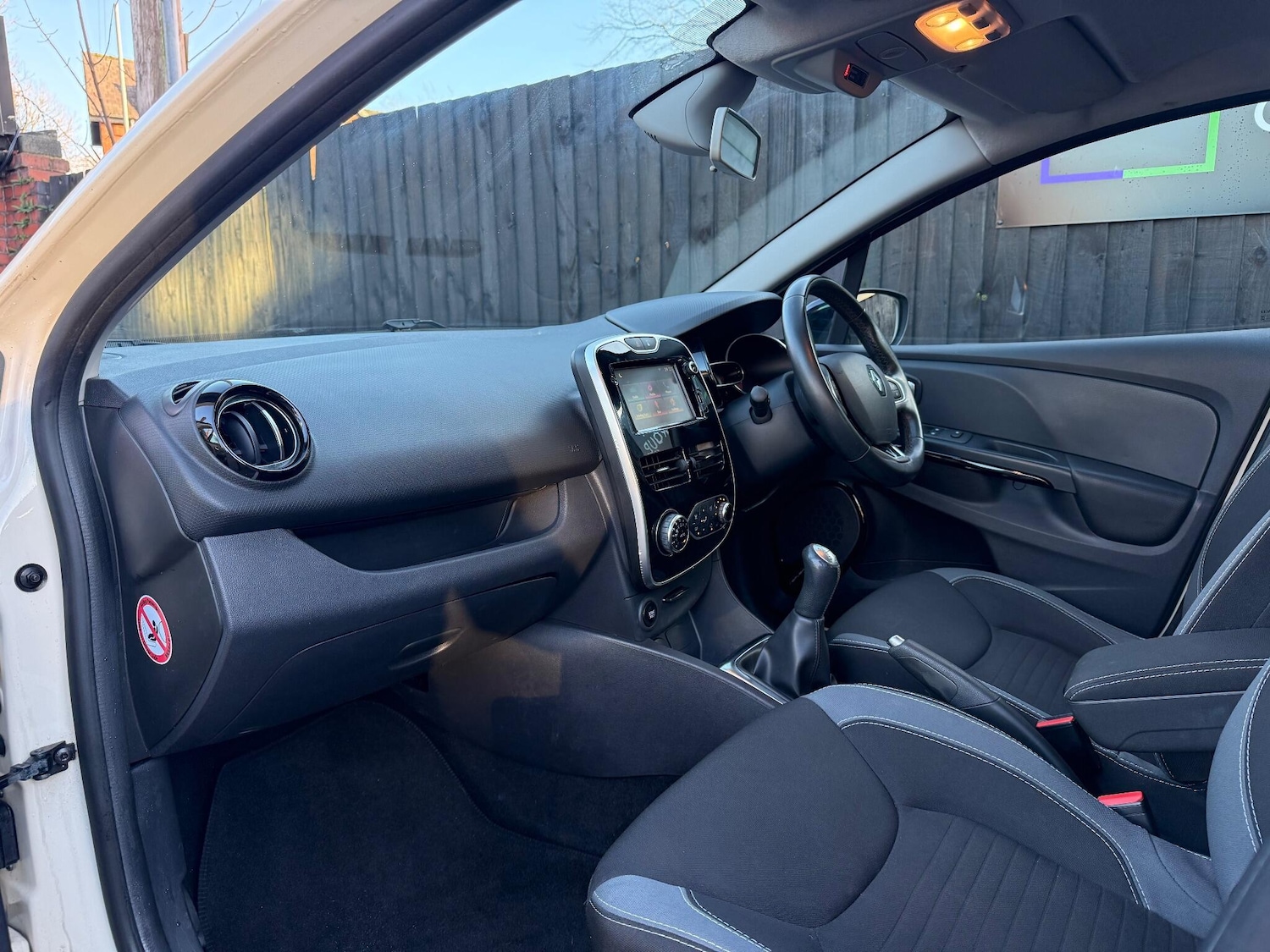 Used Renault Clio 2016 for sale - 76727414: Photo 38