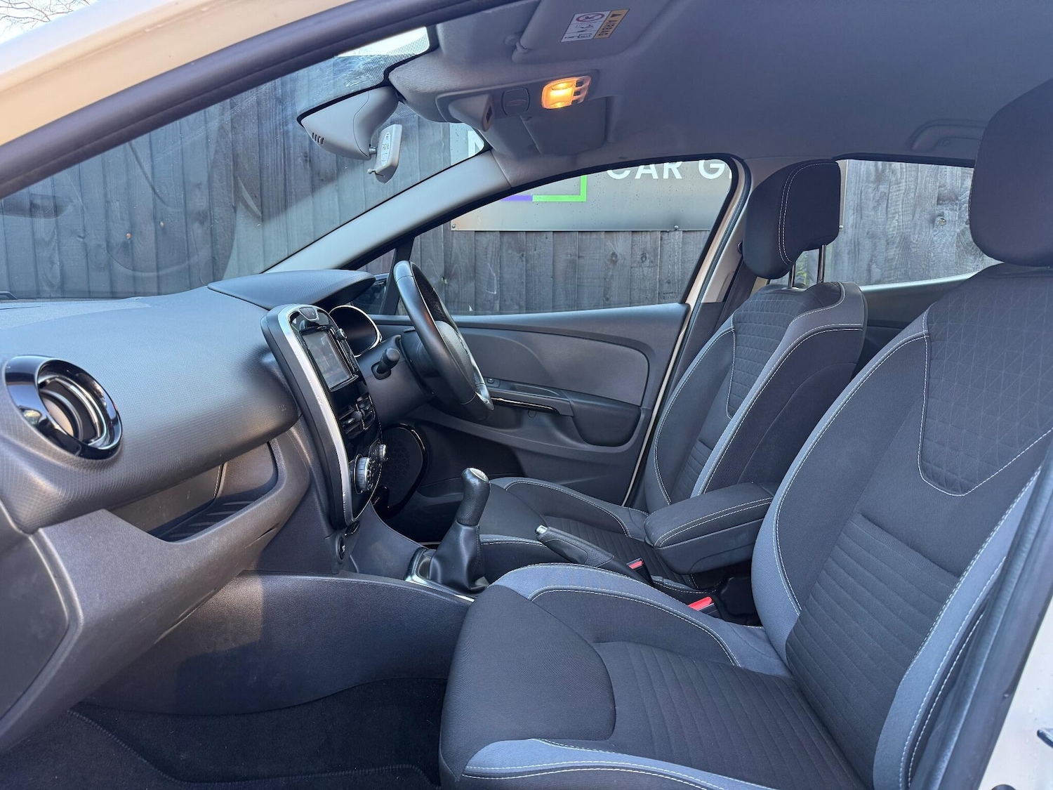 Used Renault Clio 2016 for sale - 76727414: Photo 39