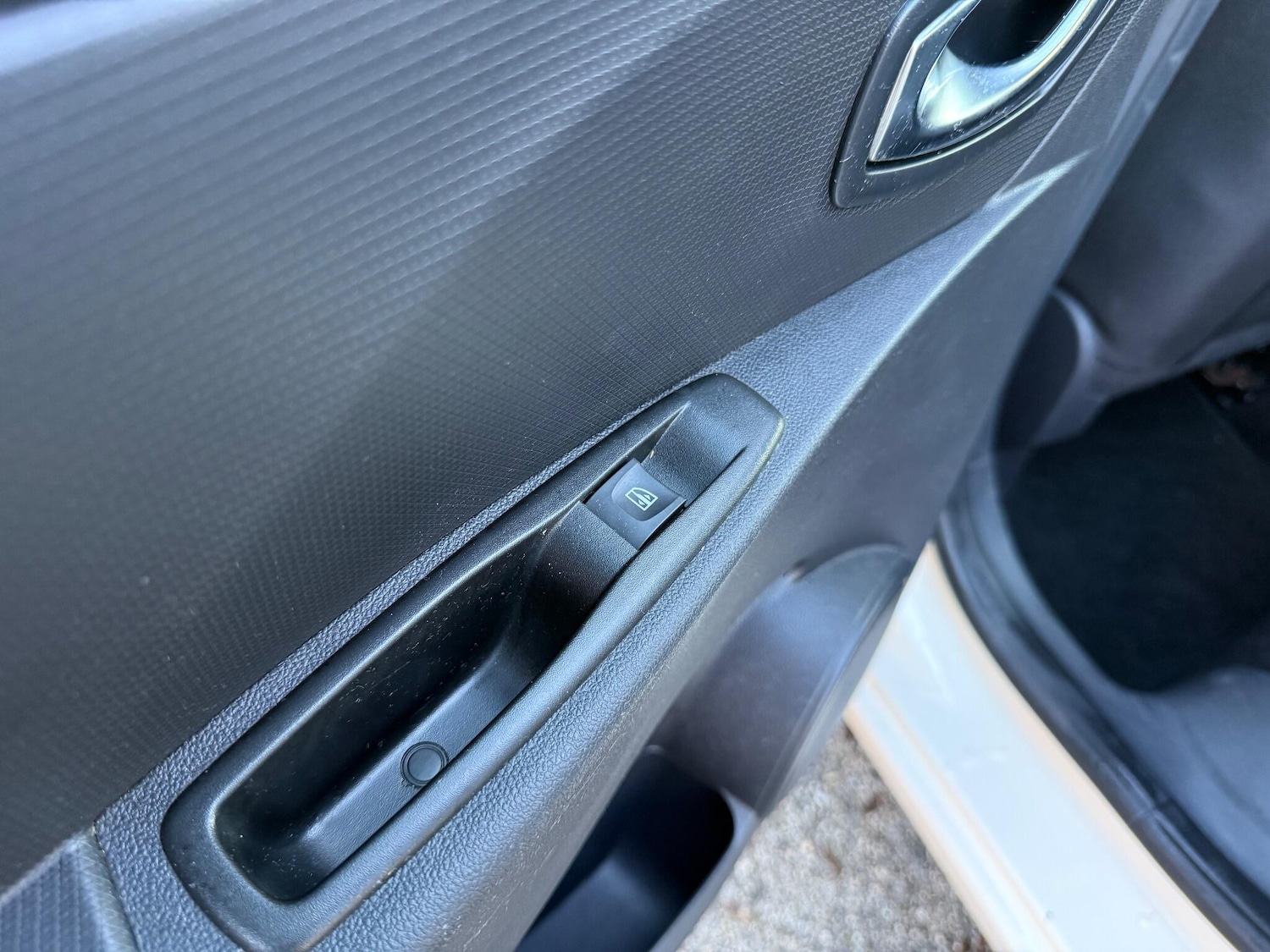 Used Renault Clio 2016 for sale - 76727414: Photo 42