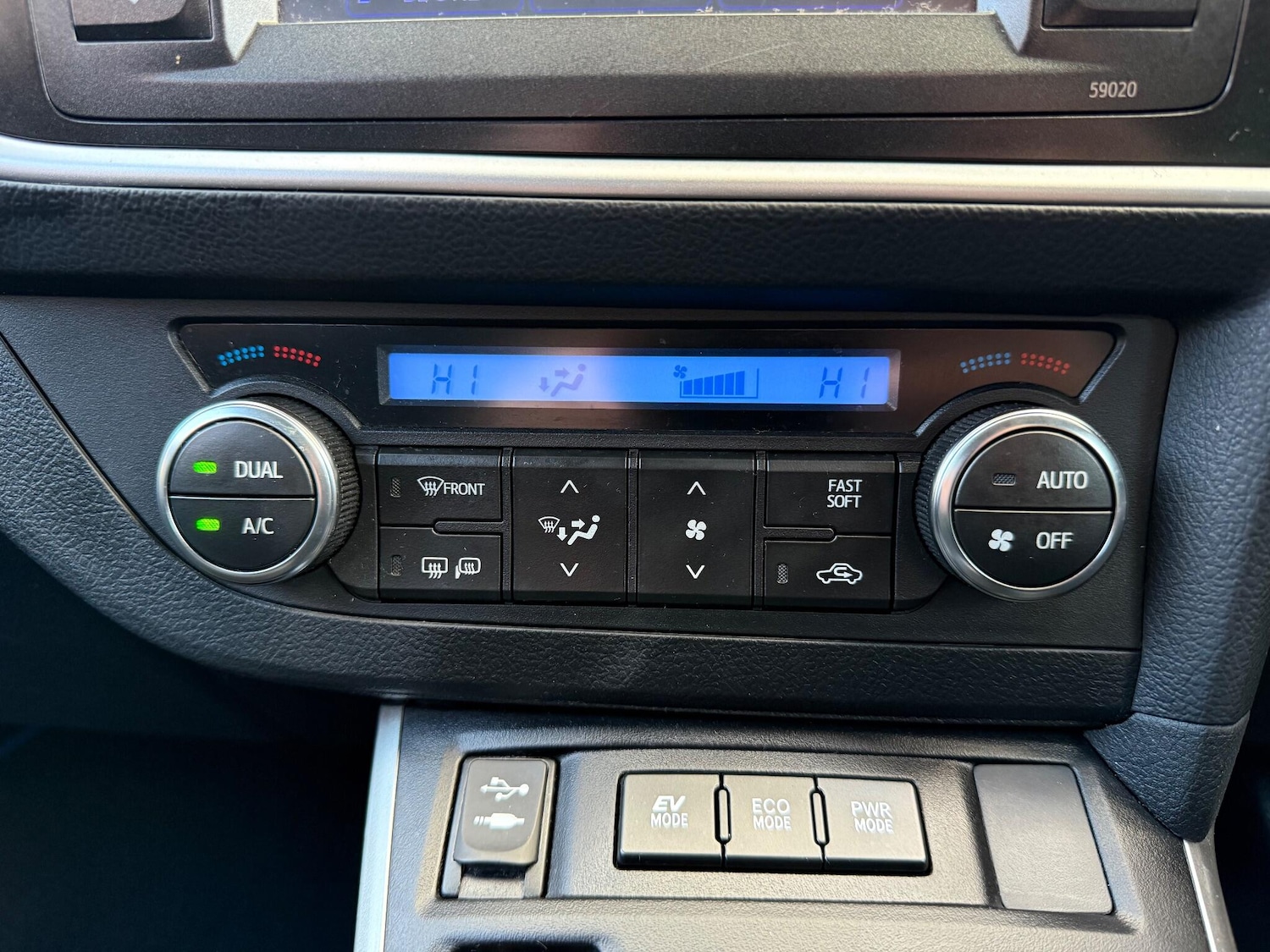 Used Toyota Auris 2013 for sale - 76377696: Photo 19