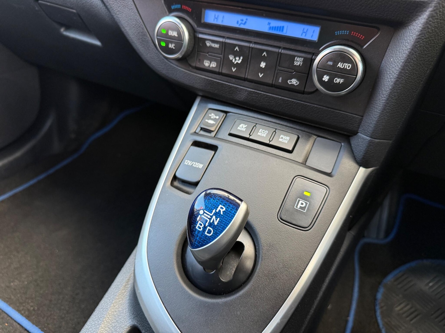 Used Toyota Auris 2013 for sale - 76377696: Photo 21