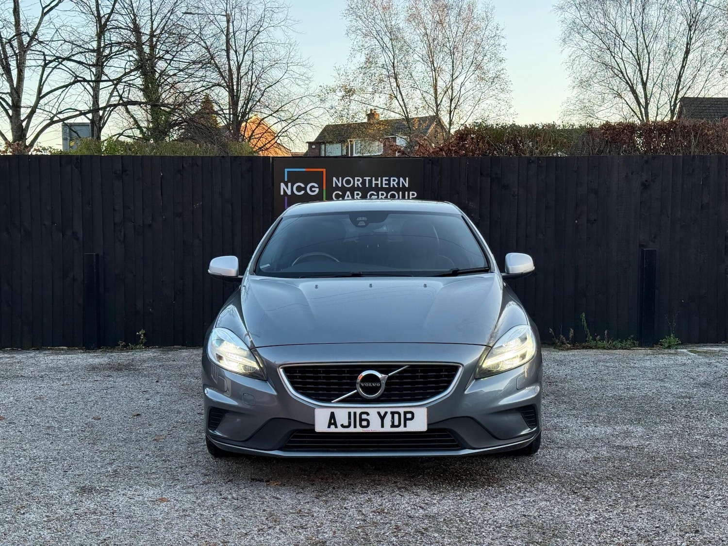 Used Volvo V40 2016 for sale - 76632813: Photo 2