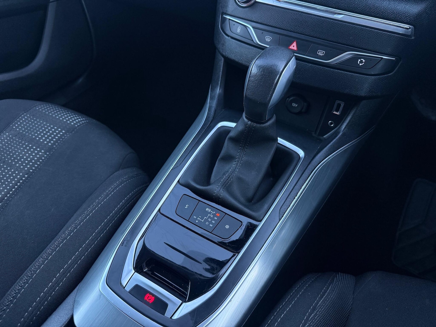 Used Peugeot 308 2015 for sale - 77101671: Photo 26