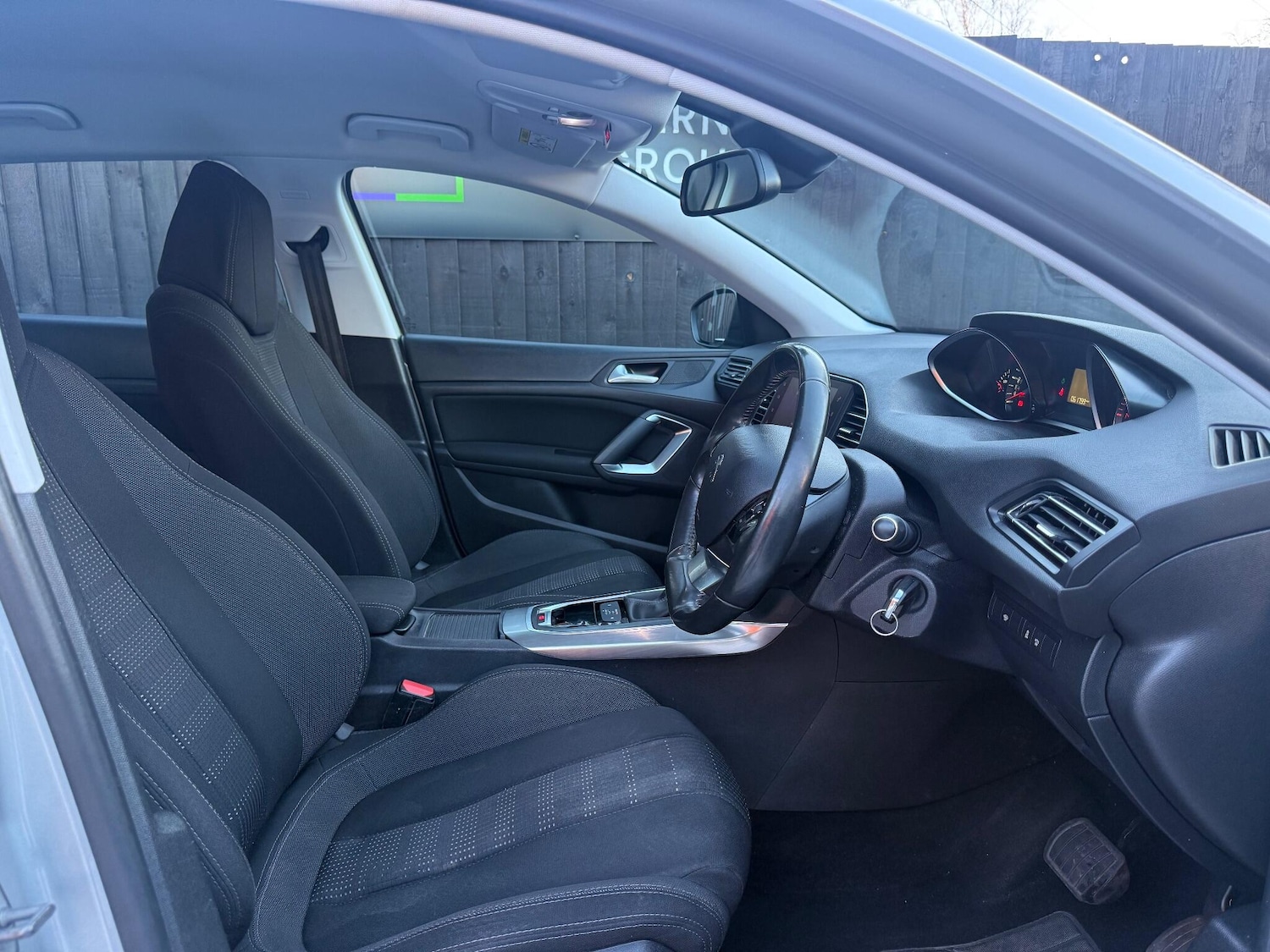 Used Peugeot 308 2015 for sale - 77101671: Photo 35