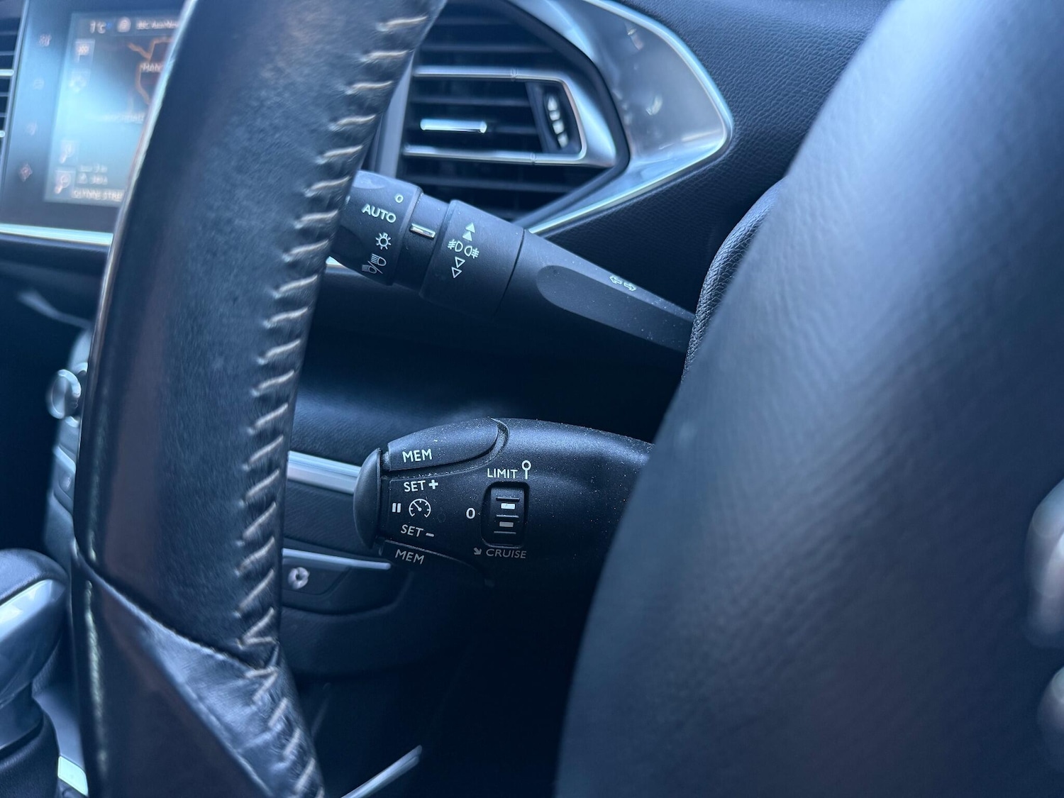 Used Peugeot 308 2015 for sale - 77101671: Photo 38