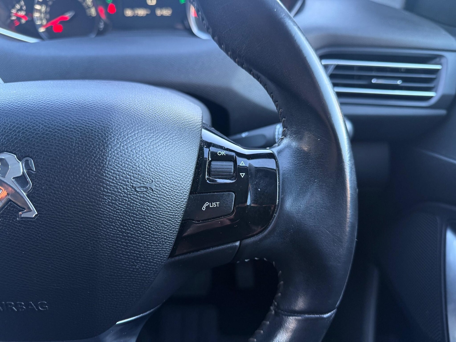 Used Peugeot 308 2015 for sale - 77101671: Photo 39