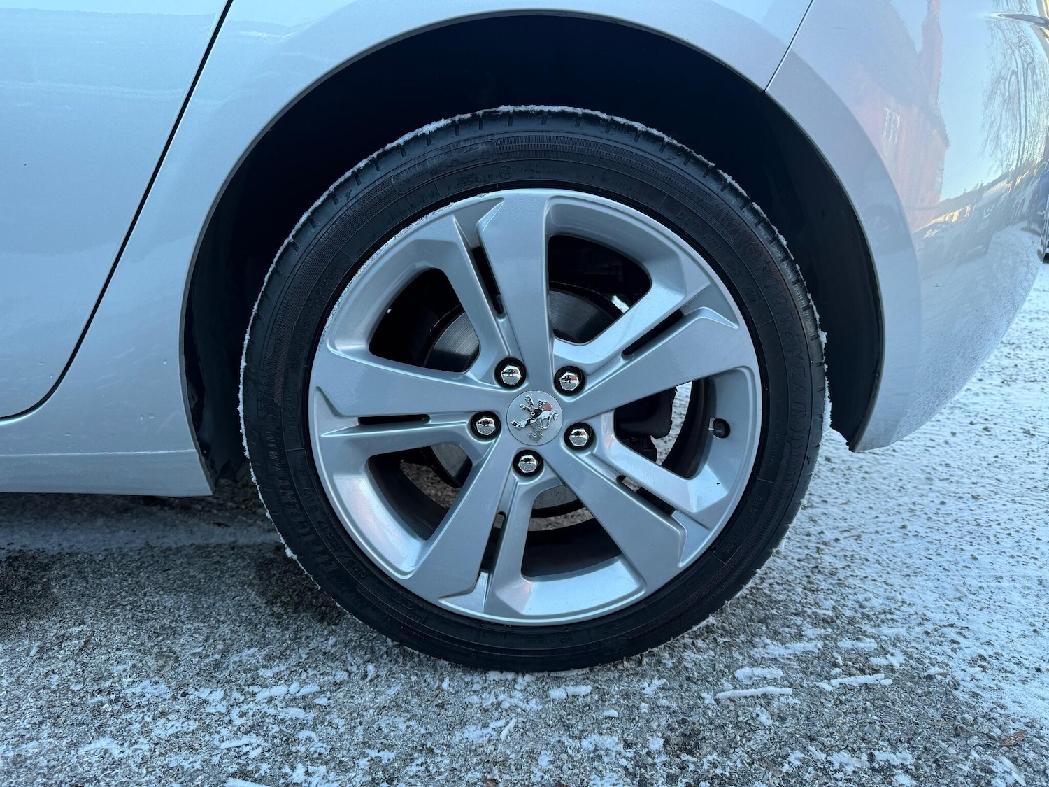 Used Peugeot 308 2015 for sale - 77101671: Photo 65