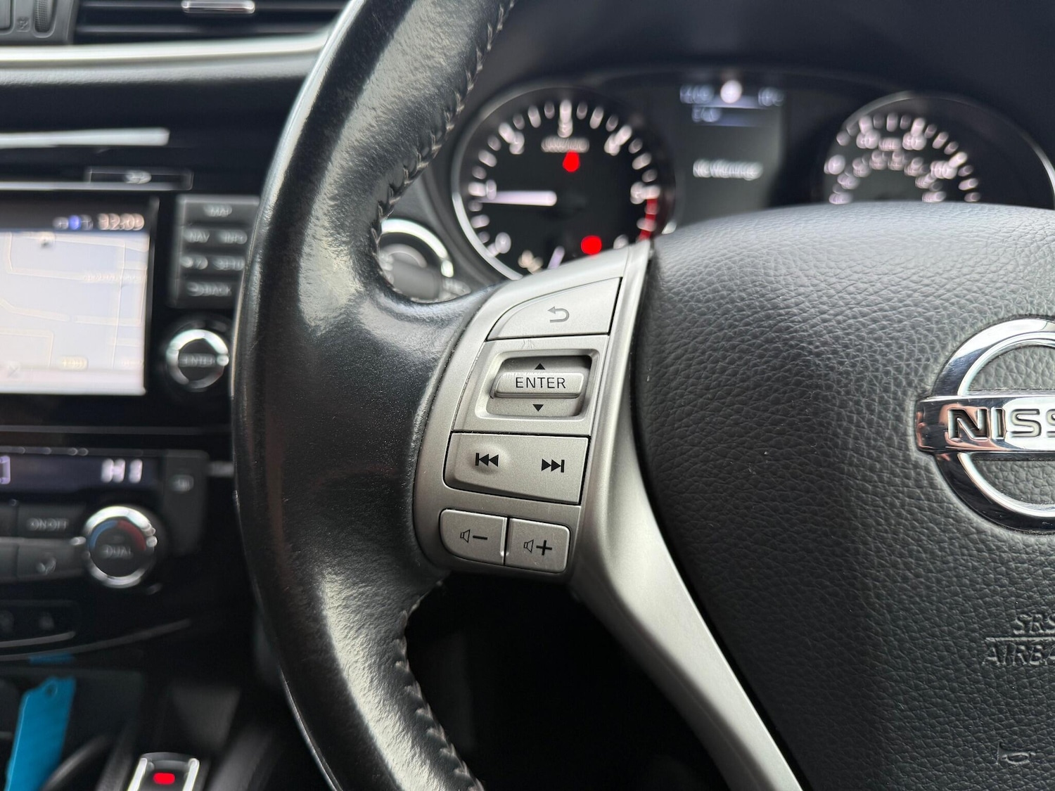 Used Nissan Qashqai 2016 for sale - 76839902: Photo 40