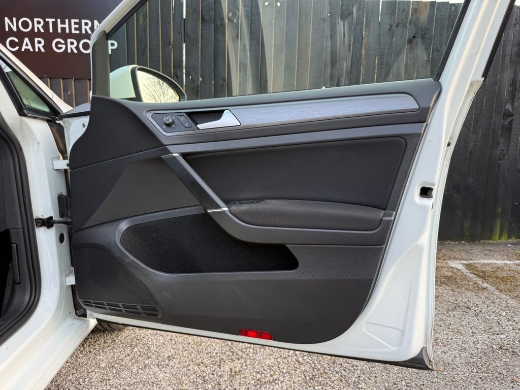 Used Volkswagen Golf 2017 for sale - 78178290: Photo 32