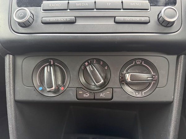 Used Volkswagen Polo 2014 for sale - 76094190: Photo 16
