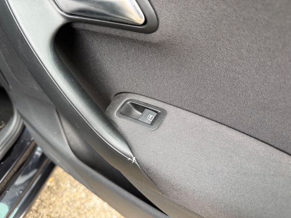 Used Volkswagen Polo 2014 for sale - 76094190: Photo 25