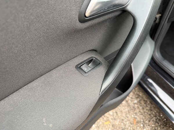 Used Volkswagen Polo 2014 for sale - 76094190: Photo 30
