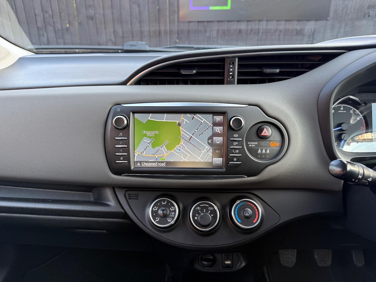 Used Toyota Yaris 2019 for sale - 76201425: Photo 16