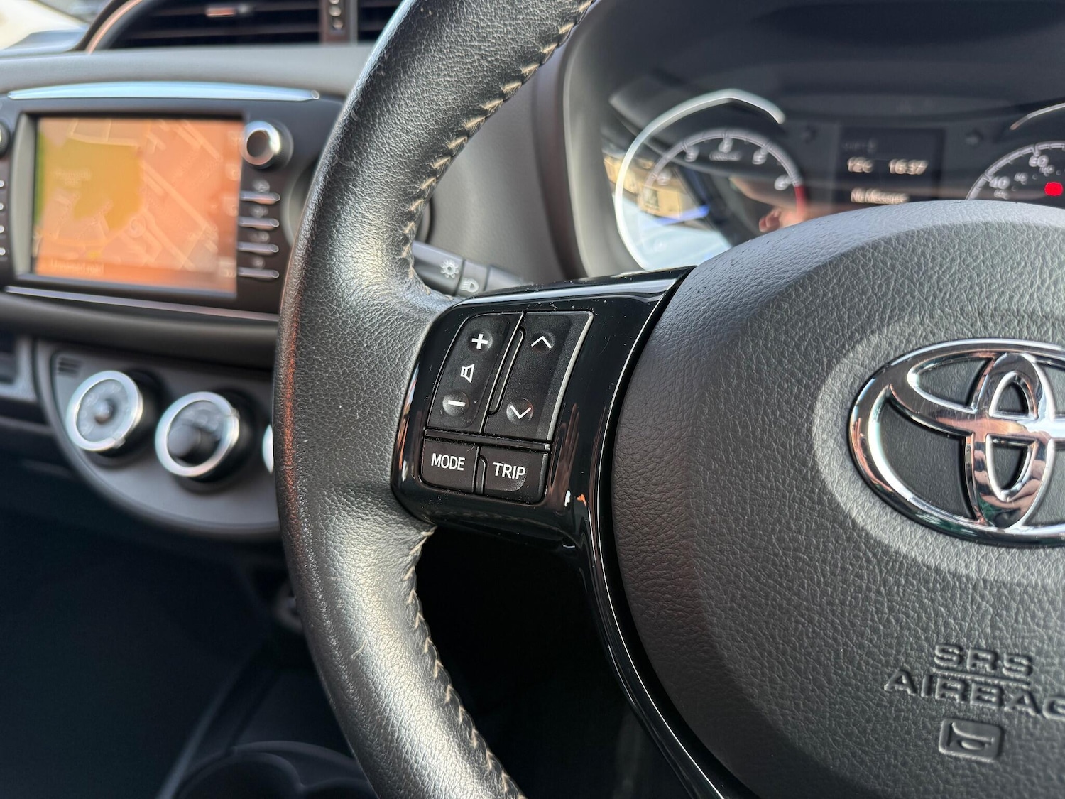 Used Toyota Yaris 2019 for sale - 76201425: Photo 29