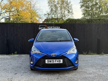 Used Toyota Yaris 2019 for sale - 76201425: Photo 2