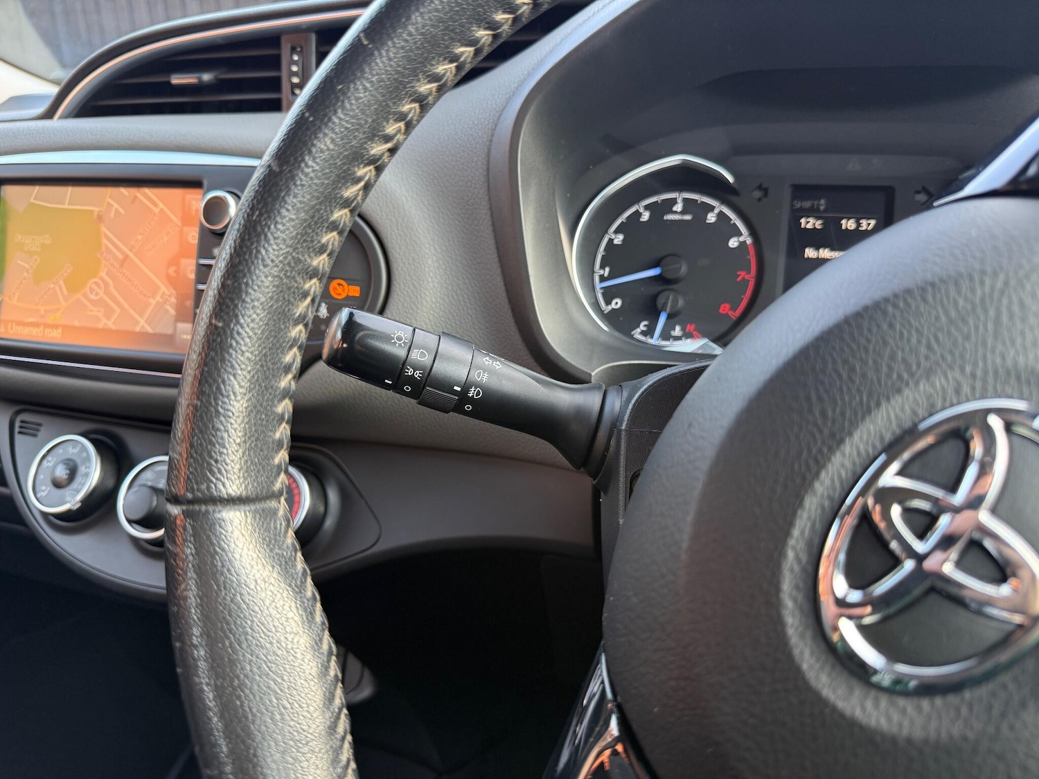 Used Toyota Yaris 2019 for sale - 76201425: Photo 30