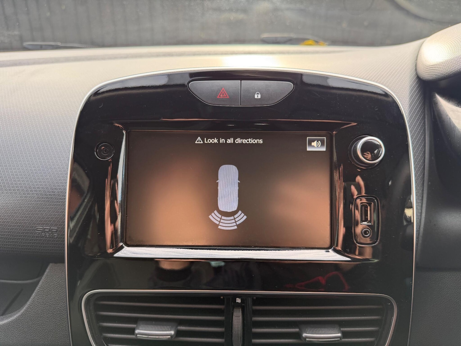 Used Renault Clio 2019 for sale - 76314267: Photo 14