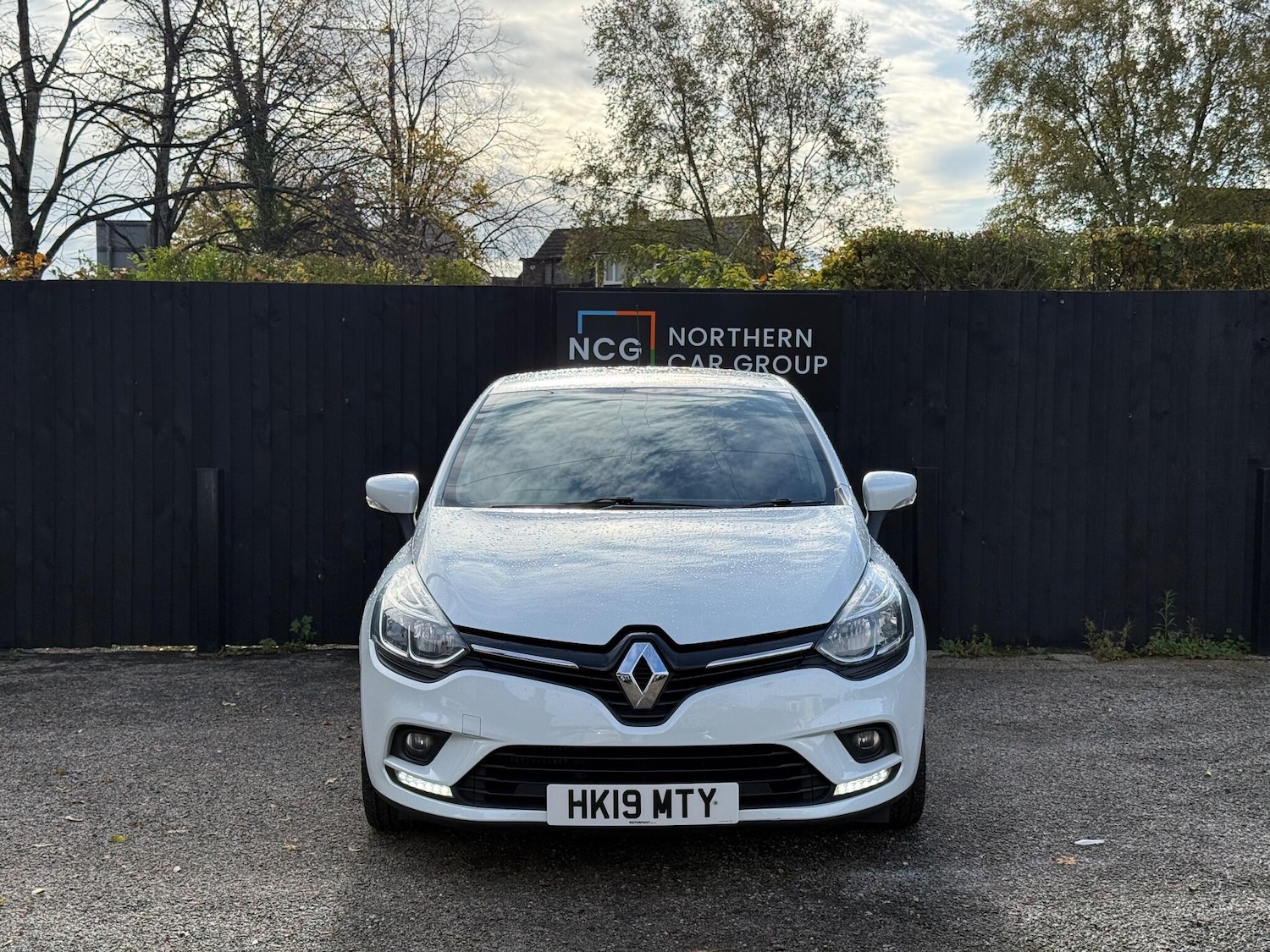 Used Renault Clio 2019 for sale - 76314267: Photo 2