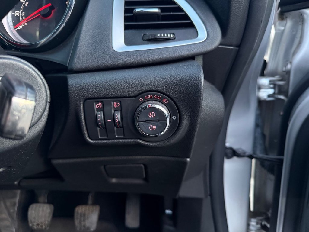 Used Vauxhall Astra 2015 for sale - 78178289: Photo 25