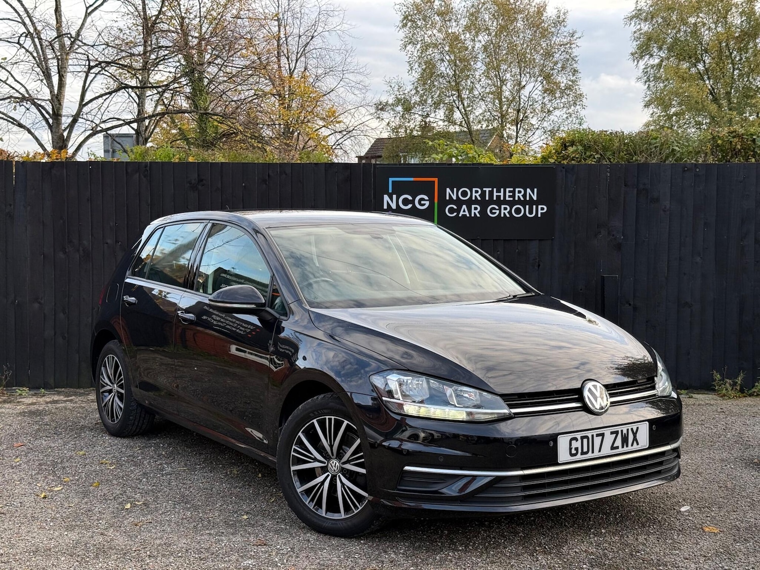 Used Volkswagen Golf 2017 for sale - 76348931: Photo 1