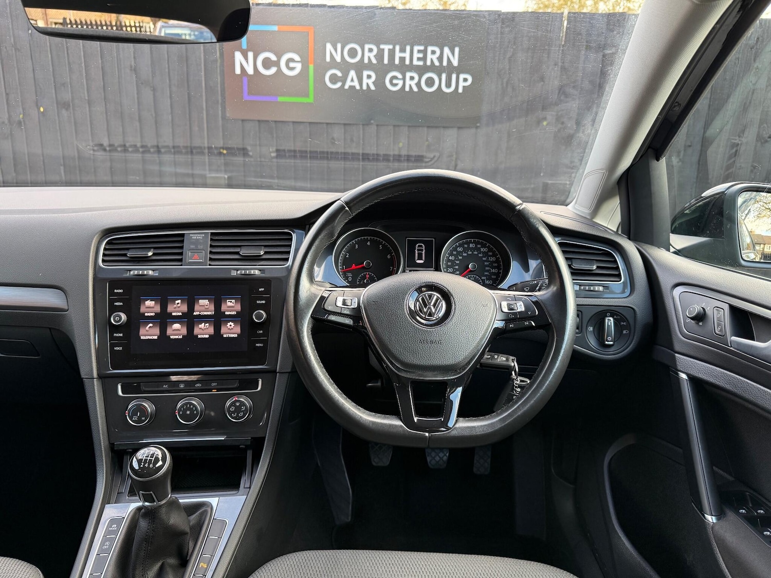 Used Volkswagen Golf 2017 for sale - 76348931: Photo 10