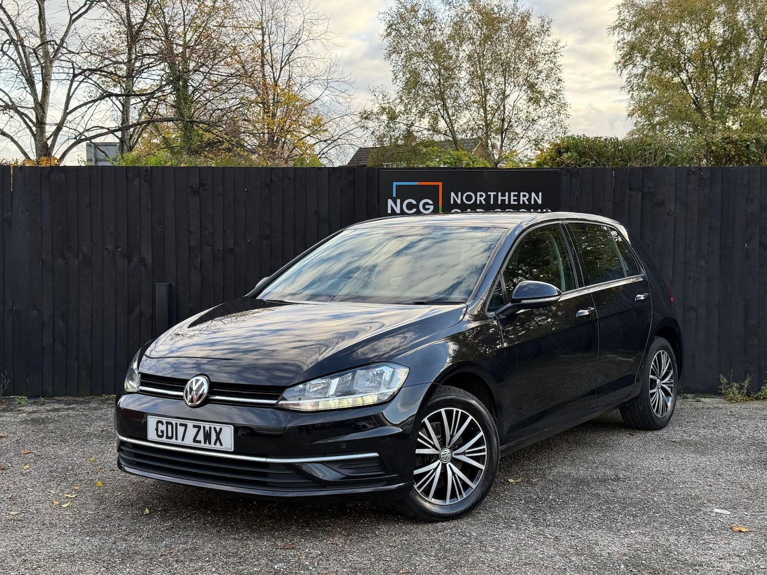 Used Volkswagen Golf 2017 for sale - 76348931: Photo 3