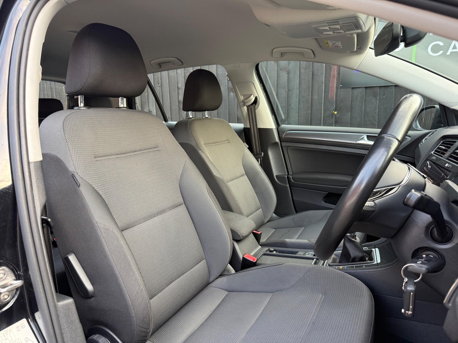 Used Volkswagen Golf 2017 for sale - 76348931: Photo 35