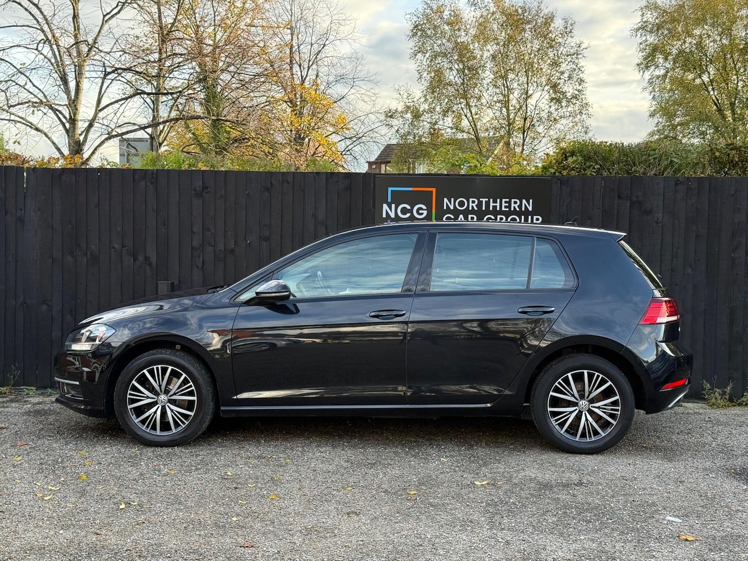 Used Volkswagen Golf 2017 for sale - 76348931: Photo 5