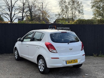 Used Hyundai i20 2014 for sale - 76200569: Photo