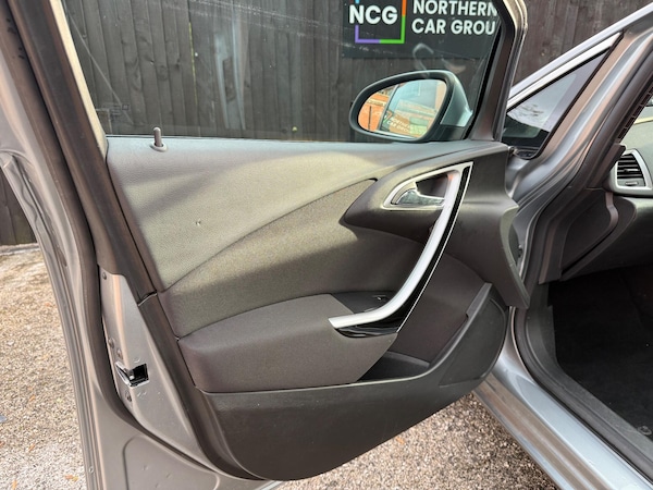 Used Vauxhall Astra 2014 for sale - 76137472: Photo 32