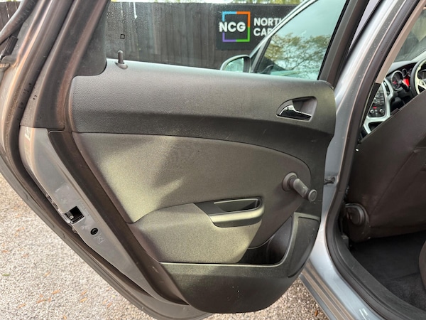 Used Vauxhall Astra 2014 for sale - 76137472: Photo 37