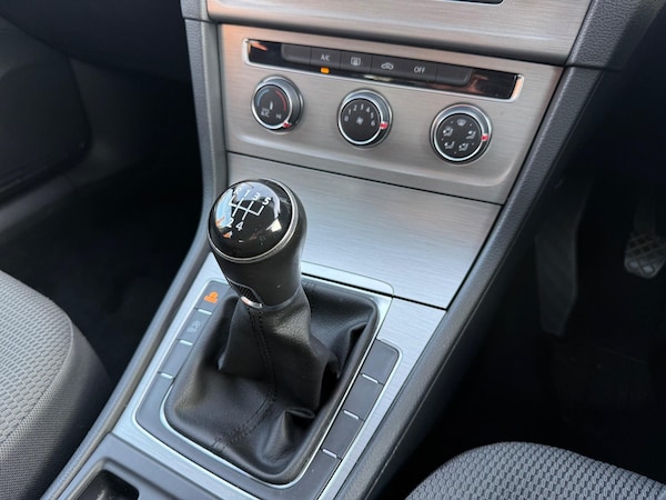 Used Volkswagen Golf 2014 for sale - 76238873: Photo 21