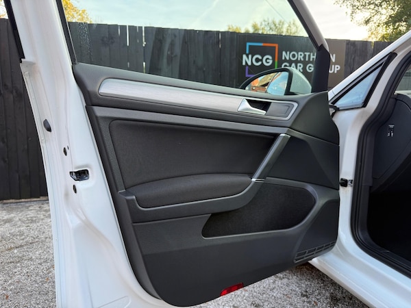 Used Volkswagen Golf 2014 for sale - 76238873: Photo 43