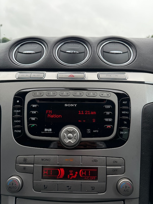 Used Ford S-Max 2010 for sale - 74891138: Photo 10