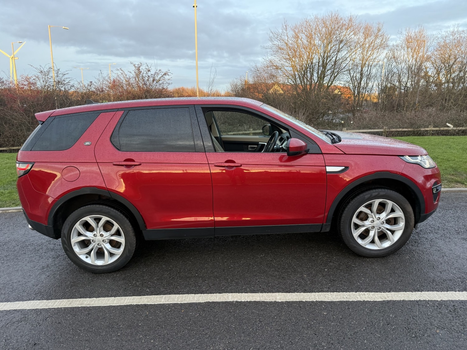 Used Land Rover Discovery Sport 2016 for sale - 77118616: Photo 2