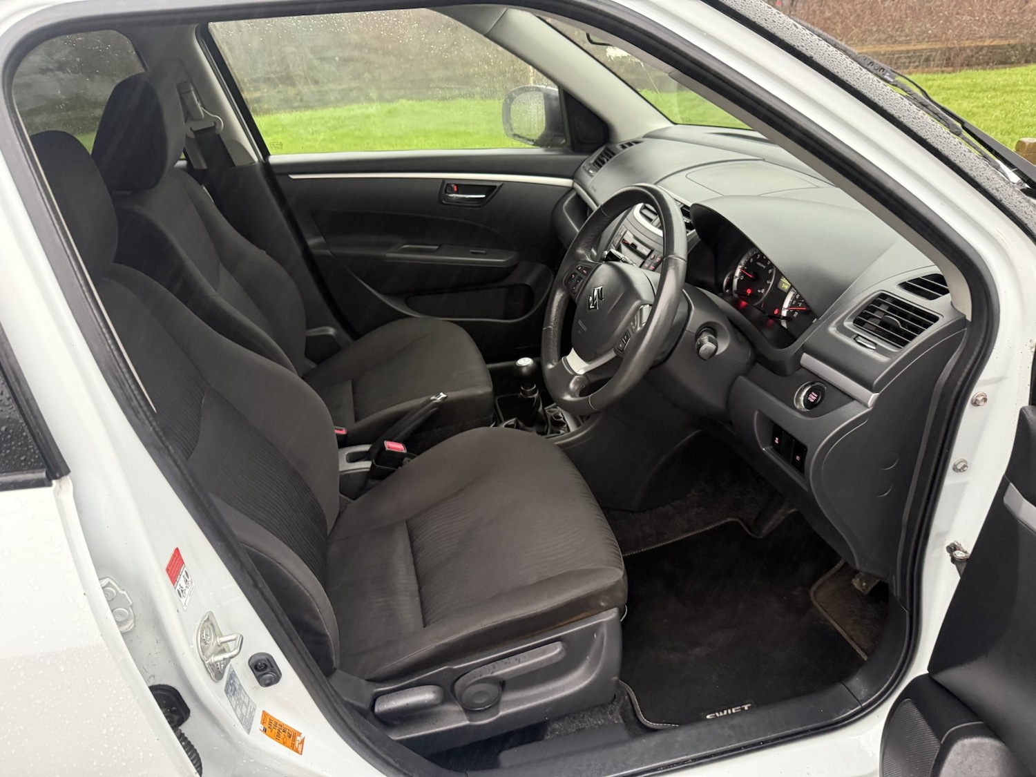 Used Suzuki Swift 2012 for sale - 77508445: Photo 9