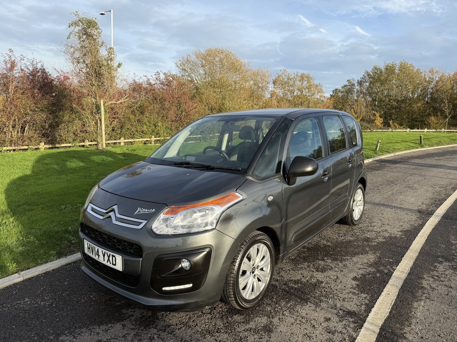Used Citroen C3 Picasso 2014 for sale - 76497397: Photo 3